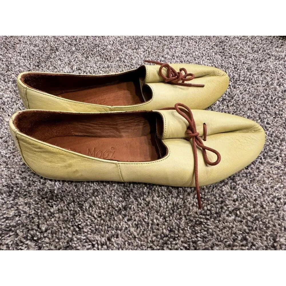 Miz Mooz Lime Green Leather Flats Lace Size 37 EUC - Picture 1 of 5